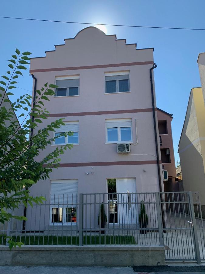 Apartman Sunny Сомбор Екстериор снимка